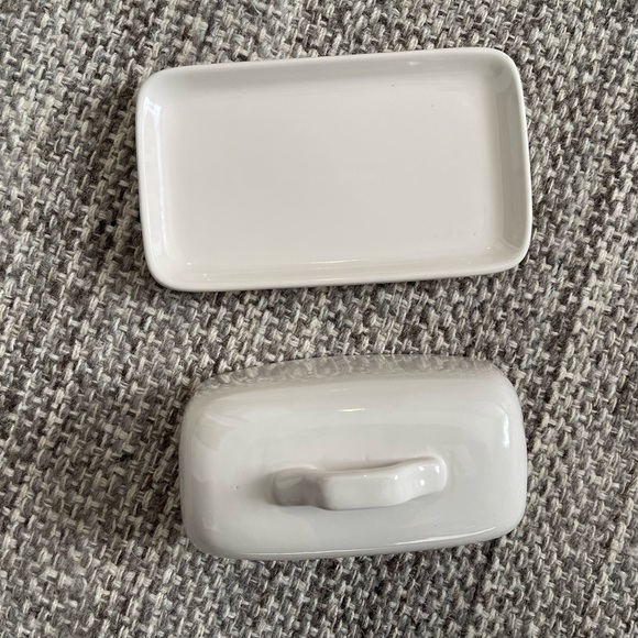 Rae Dunn ceramic butter dish with lid cream color kitchen cooking dishes - Picture 5 of 5